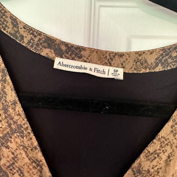 Abercrombie & Fitch Snake Print Flutter Sleeve Button Down Dress - Picture 3 of 8